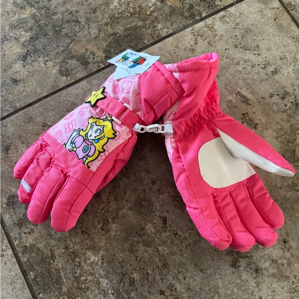 NWT Super Mario Princess Peach themed insulated ski gloves for girls L/XL
